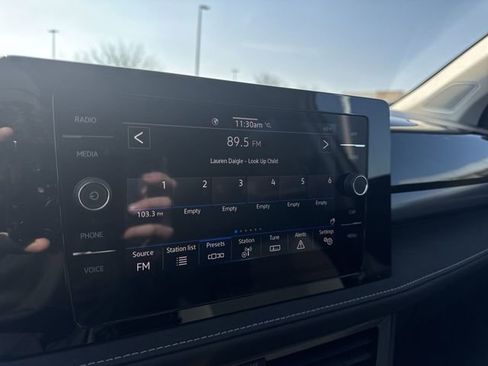 New 2026 Volkswagen Taos SE FWD image 13