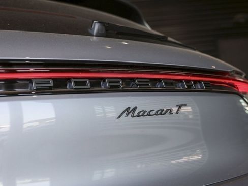 Certified 2026 Porsche Macan Turbo AWD/4WD image 14