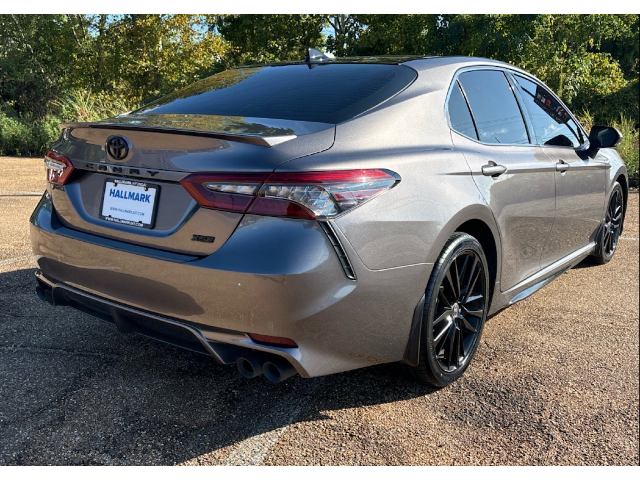Used 2022 Toyota Camry XSE FWD image 31