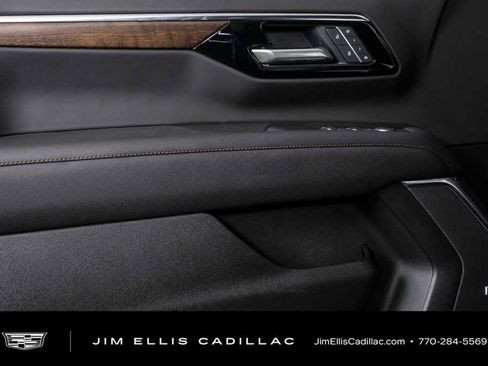 Used 2025 Chevrolet Tahoe High Country RWD image 6