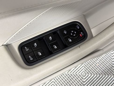Certified 2018 Porsche Panamera image 13