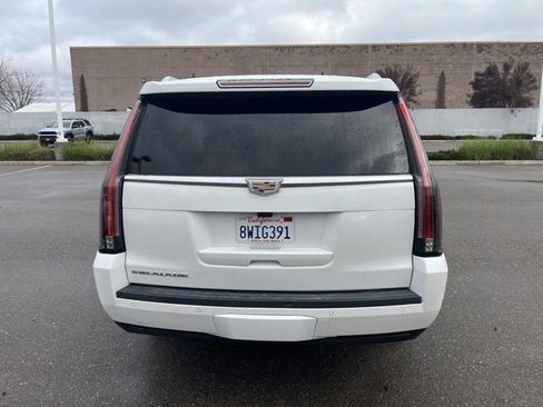 Used 2020 Cadillac Escalade ESV Platinum image 6