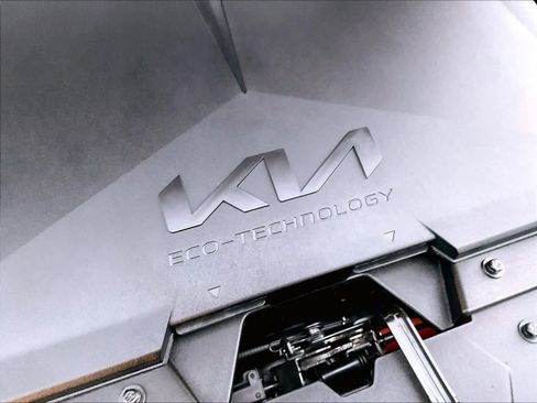 Used 2024 Kia Niro Wind image 32