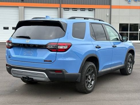 Used 2024 Honda Pilot TrailSport image 5