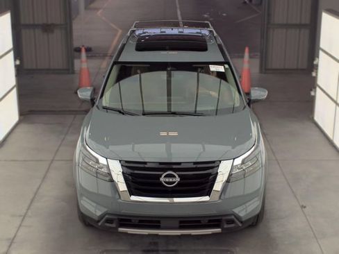 Certified 2025 Nissan Pathfinder Platinum w/ Cargo Package FWD image 12