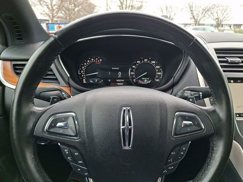 Used 2017 Lincoln MKC Select w/ Select Plus Package AWD/4WD image 19