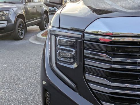 Used 2023 GMC Sierra 1500 SLT w/ SLT Premium Package AWD/4WD image 10