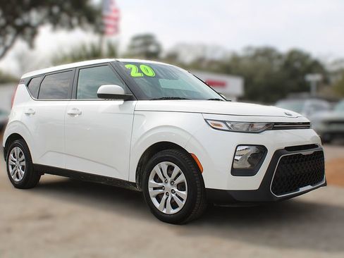 Certified 2020 Kia Soul LX image 3