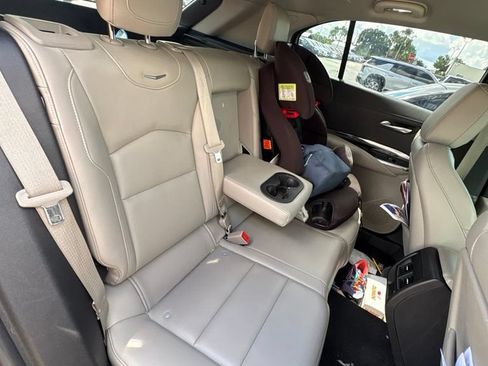 Used 2019 Cadillac XT4 Luxury FWD image 4