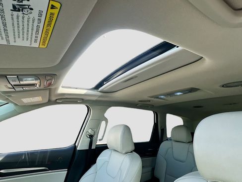 Used 2024 Kia Telluride S w/ S Sunroof Package FWD image 22