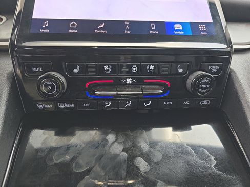 Used 2023 Jeep Grand Cherokee 4WD 4xe w/ Luxury Tech Group II image 32