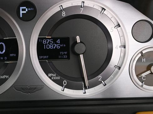 Used 2014 Aston Martin DB9 Volante RWD image 31