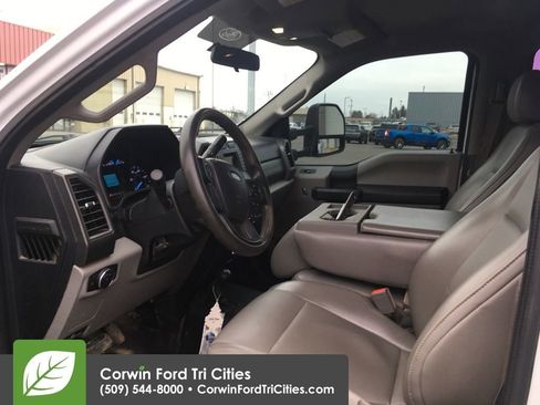 Used 2018 Ford F450 XL w/ Power Equipment Group image 3