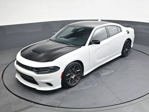 Used 2019 Dodge Charger Scat Pack w/ Plus Group RWD image 30