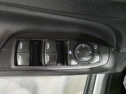 Used 2019 Chevrolet Equinox LT image 18