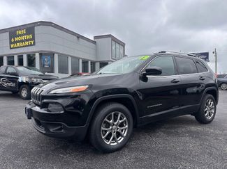 Used 2018 Jeep Cherokee Latitude Plus w/ Cold Weather Group image 1