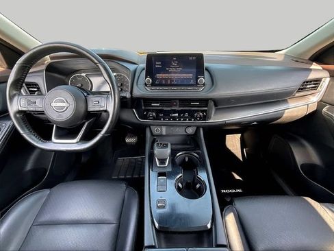 Used 2023 Nissan Rogue SV w/ SV Premium B Package FWD image 9