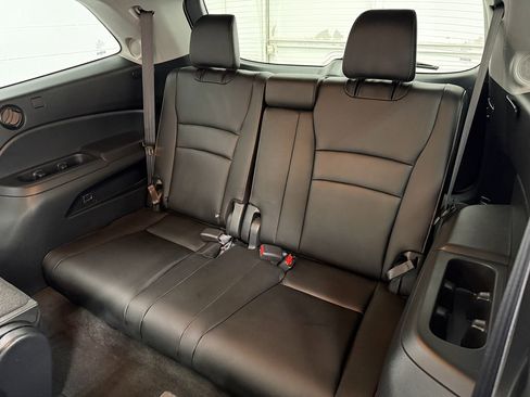 Used 2022 Honda Pilot Touring image 13