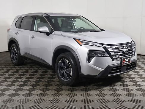 Used 2025 Nissan Rogue SV FWD image 43