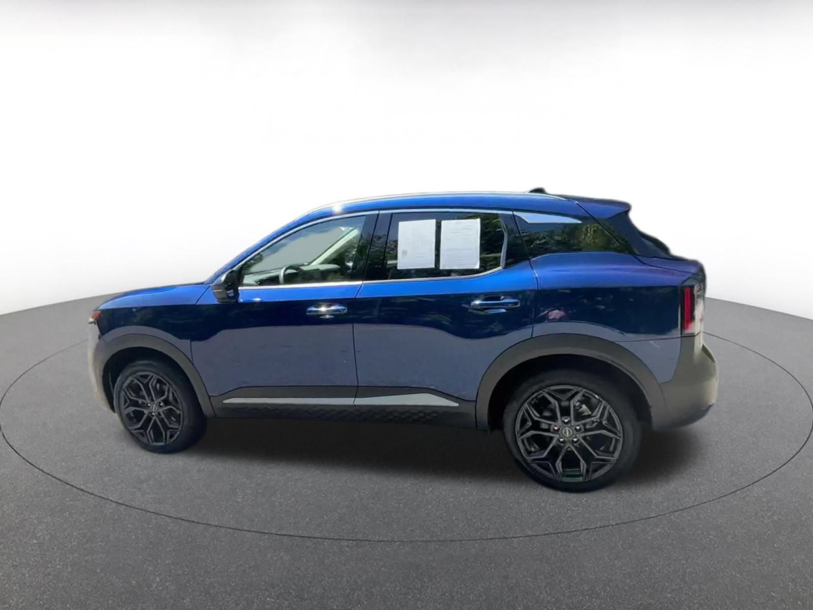 Used 2026 Nissan Kicks SR FWD image 9