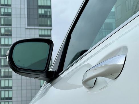 Certified 2025 Mercedes-Benz GLB 250 4MATIC image 11