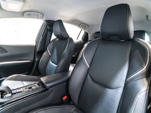 Used 2025 Toyota Prius XLE FWD image 6