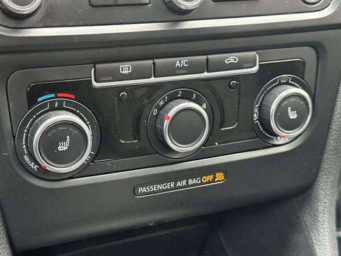 Used 2013 Volkswagen GTI Driver's Edition image 19