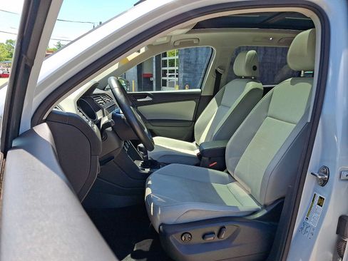 Used 2019 Volkswagen Tiguan SE w/ Panoramic Sunroof Package AWD/4WD image 14