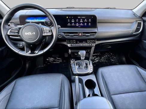 Used 2024 Kia Seltos EX AWD/4WD image 16
