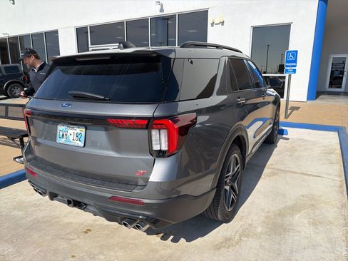 Used 2025 Ford Explorer ST w/ Sun And Sound Package image 4