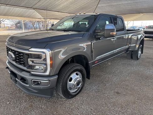 Used 2025 Ford F350 Platinum w/ Platinum Plus Package image 3
