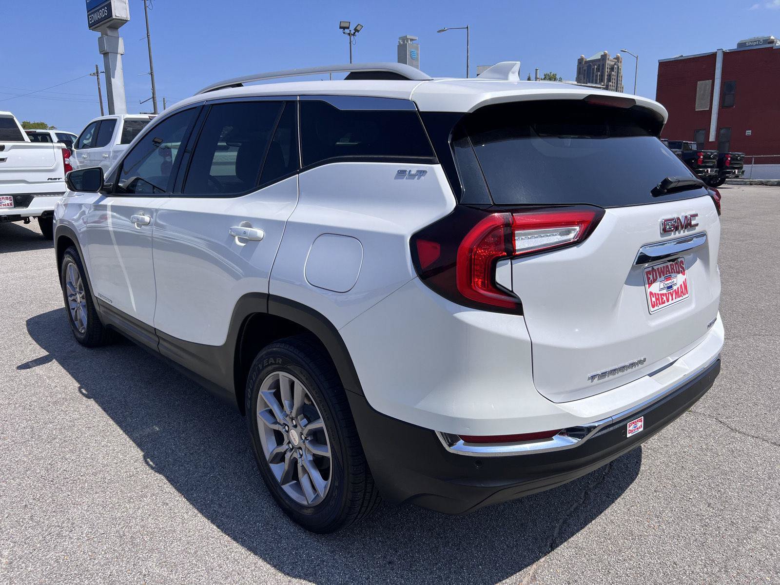 Used 2022 GMC Terrain SLT w/ Tech Package AWD/4WD image 30