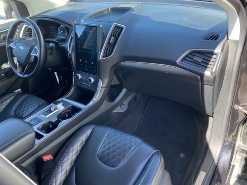 Used 2024 Ford Edge Titanium image 10