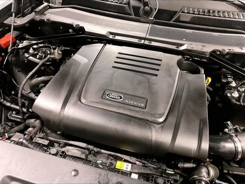 Used 2025 Land Rover Defender 110 S image 36