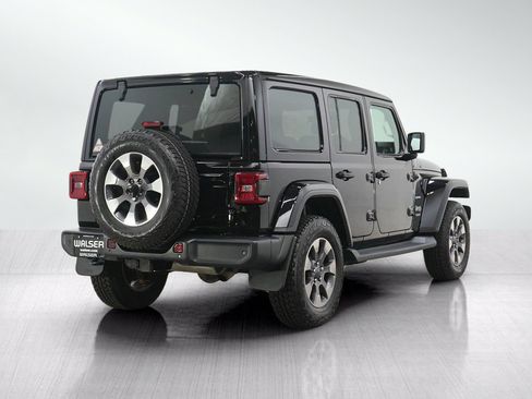 Used 2020 Jeep Wrangler Unlimited Sahara w/ Uconnect 4C Nav & Sound Group AWD/4WD image 5