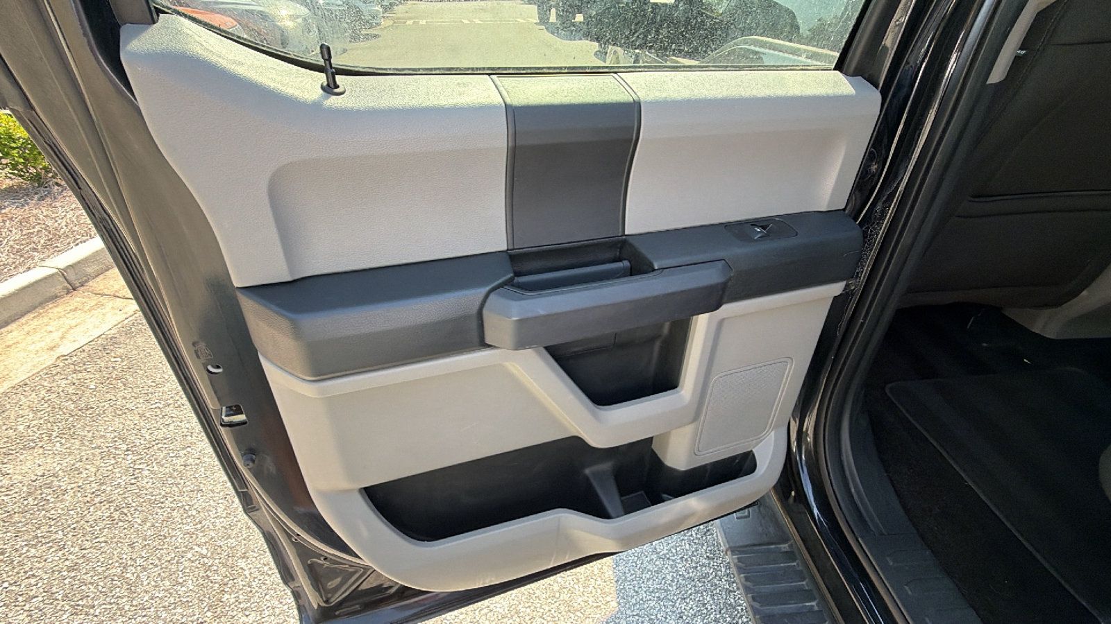 Used 2018 Ford F150 XL w/ Equipment Group 101A Mid AWD/4WD image 22
