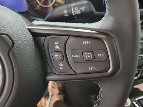 New 2025 Jeep Gladiator Sport AWD/4WD image 12