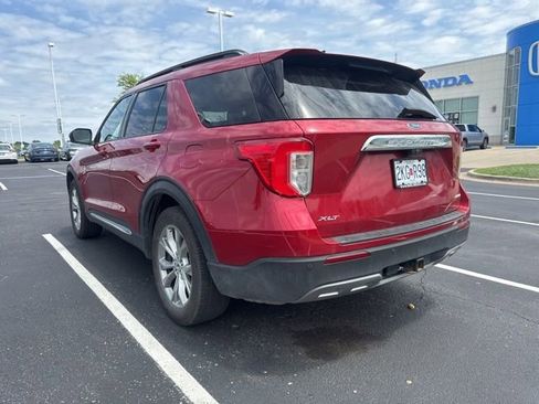 Used 2021 Ford Explorer XLT w/ Equipment Group 202A AWD/4WD image 5