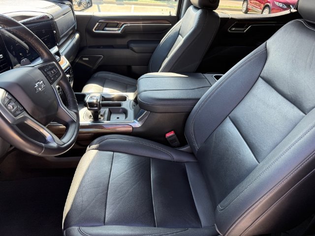Used 2023 Chevrolet Silverado 1500 RST AWD/4WD image 12