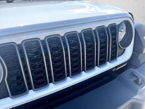 Used 2025 Jeep Wrangler Unlimited Sport AWD/4WD image 30