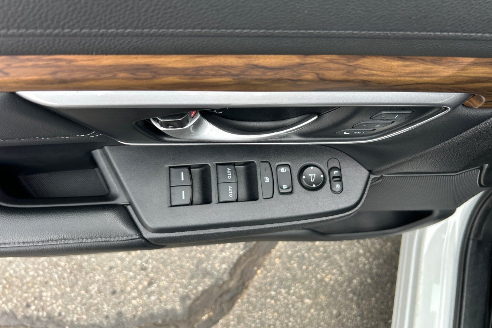 Used 2021 Honda CR-V EX-L image 11