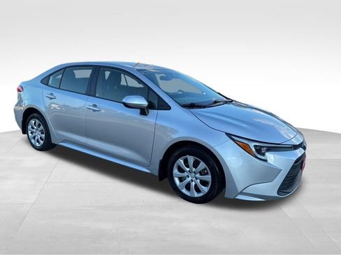 Used 2025 Toyota Corolla LE FWD image 8
