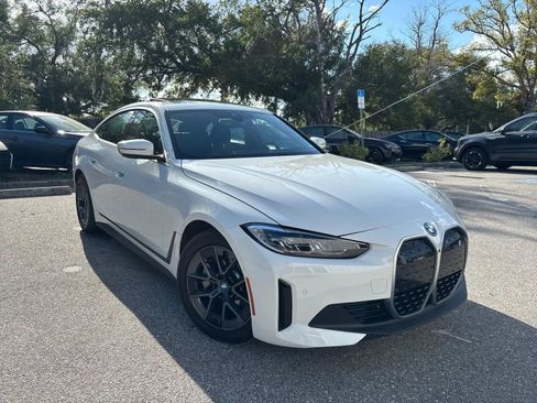 Used 2024 BMW i4 eDrive40 RWD image 4