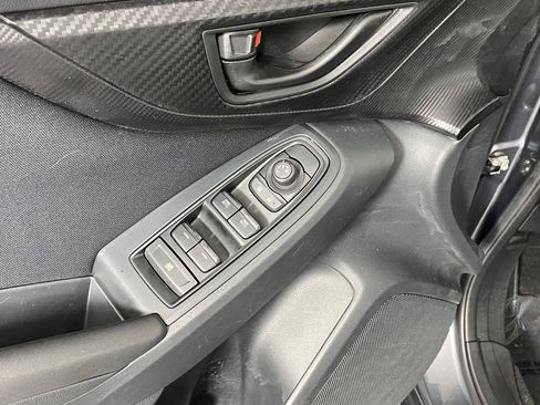 Used 2021 Subaru Crosstrek 2.0i image 11