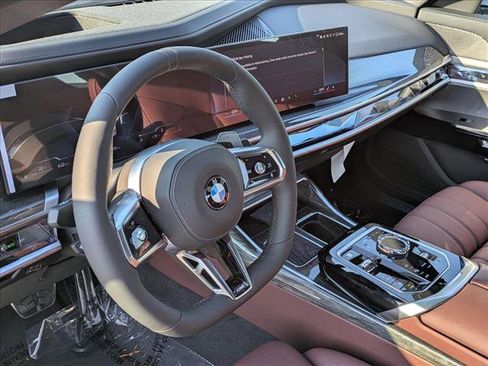 New 2025 BMW 760i xDrive image 3