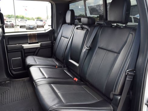 Used 2019 Ford F150 Lariat w/ Equipment Group 502A Luxury AWD/4WD image 18