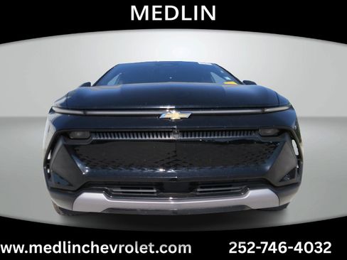 Used 2025 Chevrolet Equinox EV LT FWD image 3