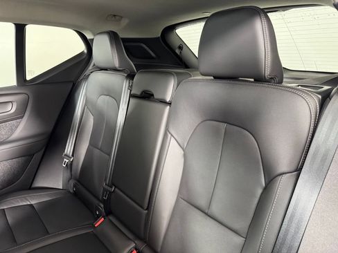 Certified 2025 Volvo XC40 B5 Plus AWD/4WD image 14
