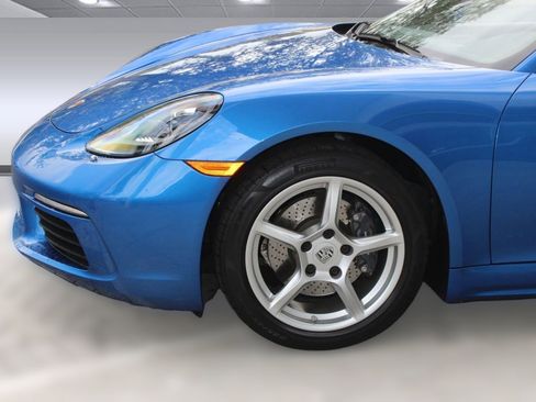 Used 2018 Porsche 718 Boxster image 12