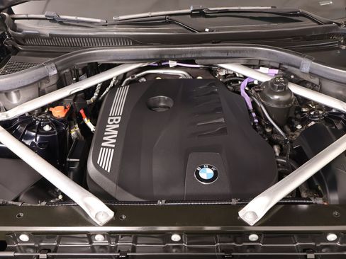 Used 2024 BMW X5 xDrive40i w/ M Sport Package image 21
